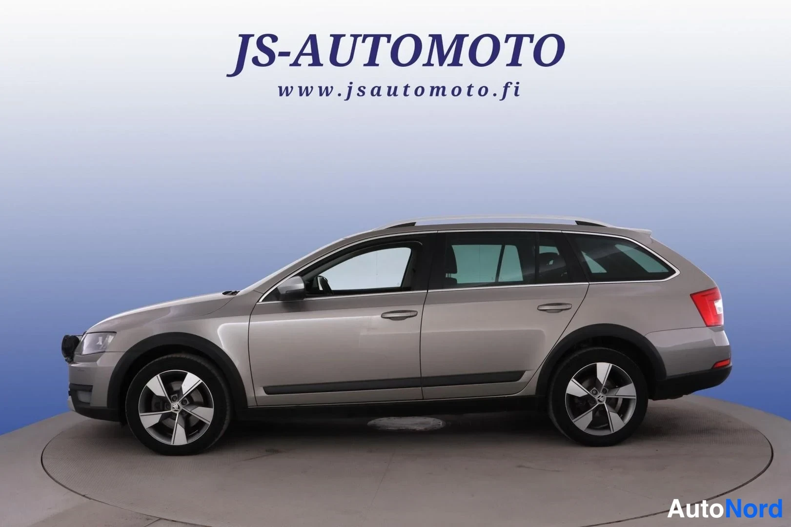 Beige Skoda Octavia Scout 2015, sivulta, kuva 3