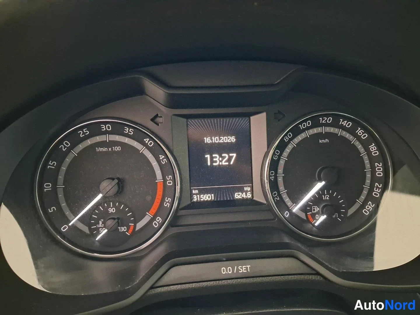 Beige Skoda Octavia Scout 2015, yksityiskohta, kuva 14
