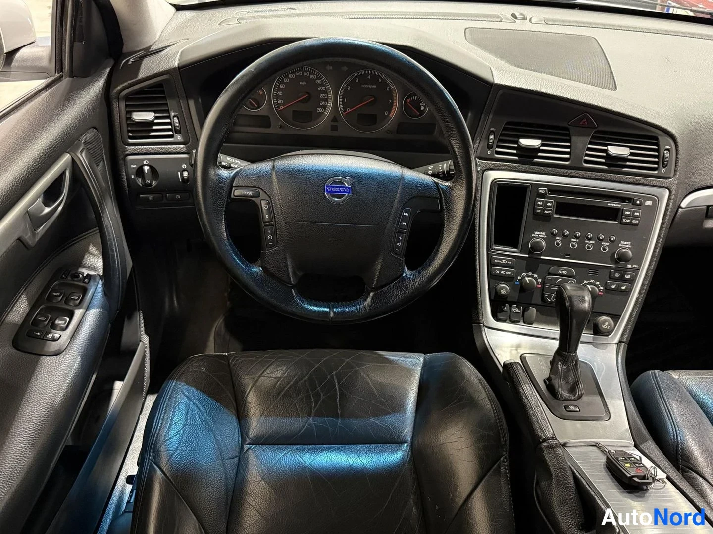 Grå Volvo V70 2007, detalj, bild 13