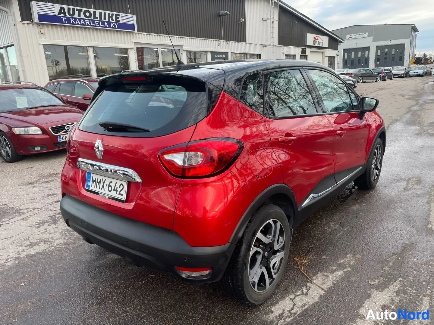 Red Renault Captur 2017, rear three-quarter, photo 5