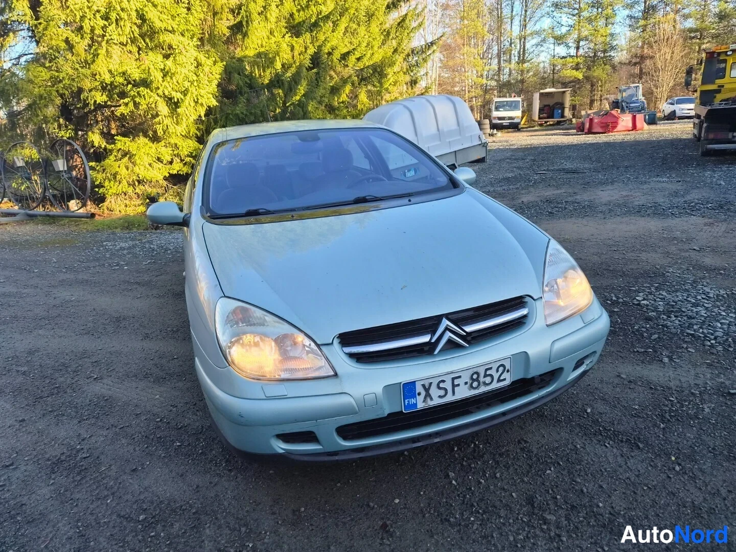 Harmaa Citroen C5 2003, etuviisto, keula vasemmalle, kuva 3