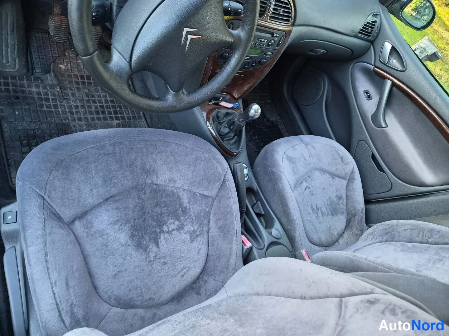 Harmaa Citroen C5 2003, ohjaamo, kuva 14