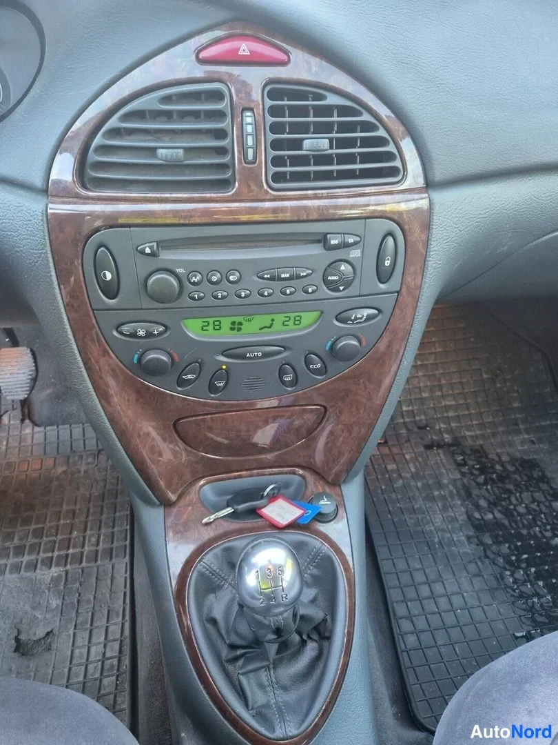 Harmaa Citroen C5 2003, yksityiskohta, kuva 18