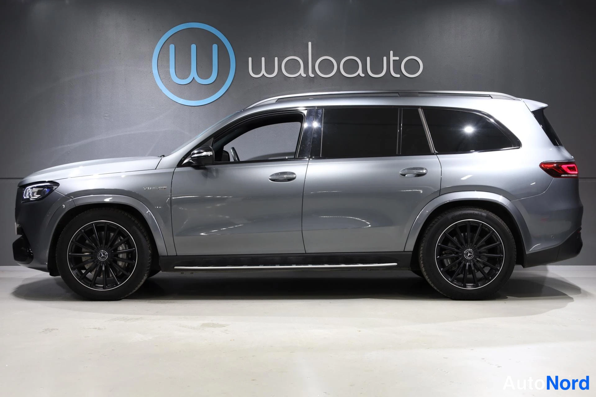 Harmaa Mercedes-Benz GLS 2022, sivulta, kuva 4