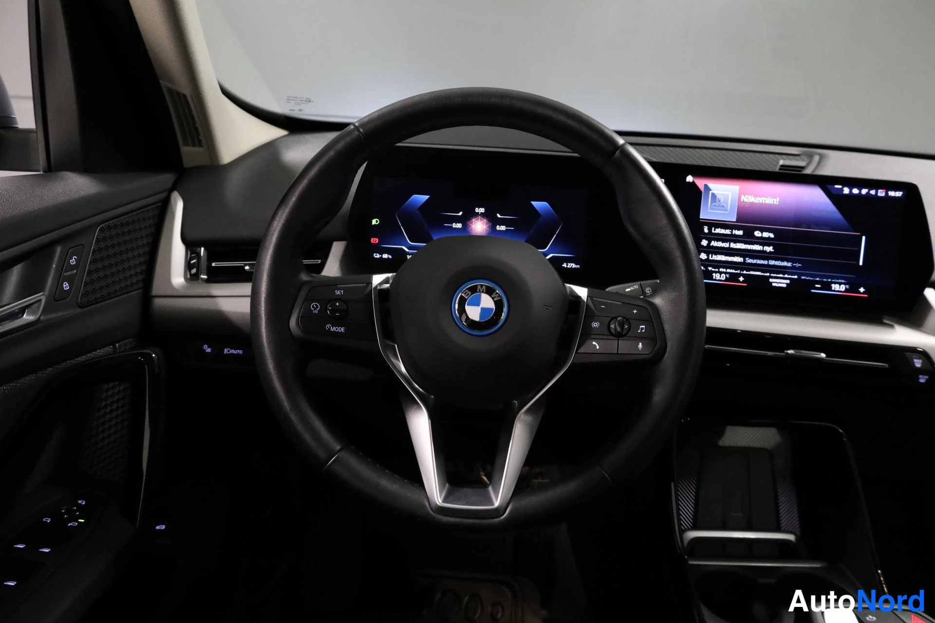 Harmaa BMW iX1 2023, yksityiskohta, kuva 16