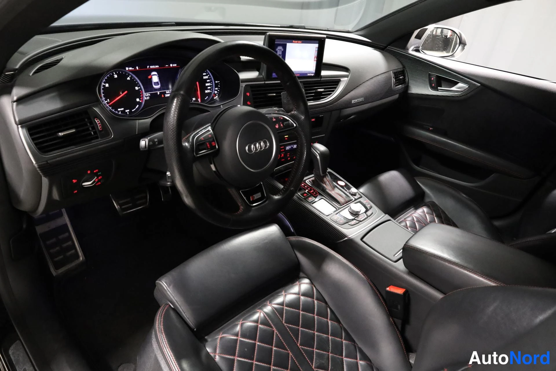 Musta Audi A7 2016, ohjaamo, kuva 9