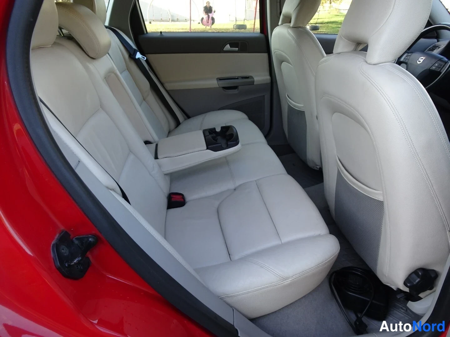 Red Volvo V50 2005, rear seats, photo 21