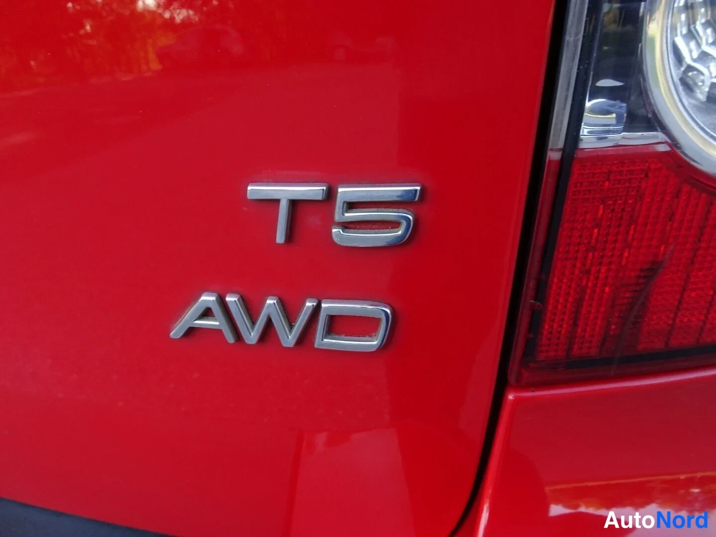 Red Volvo V50 2005, detail, photo 38