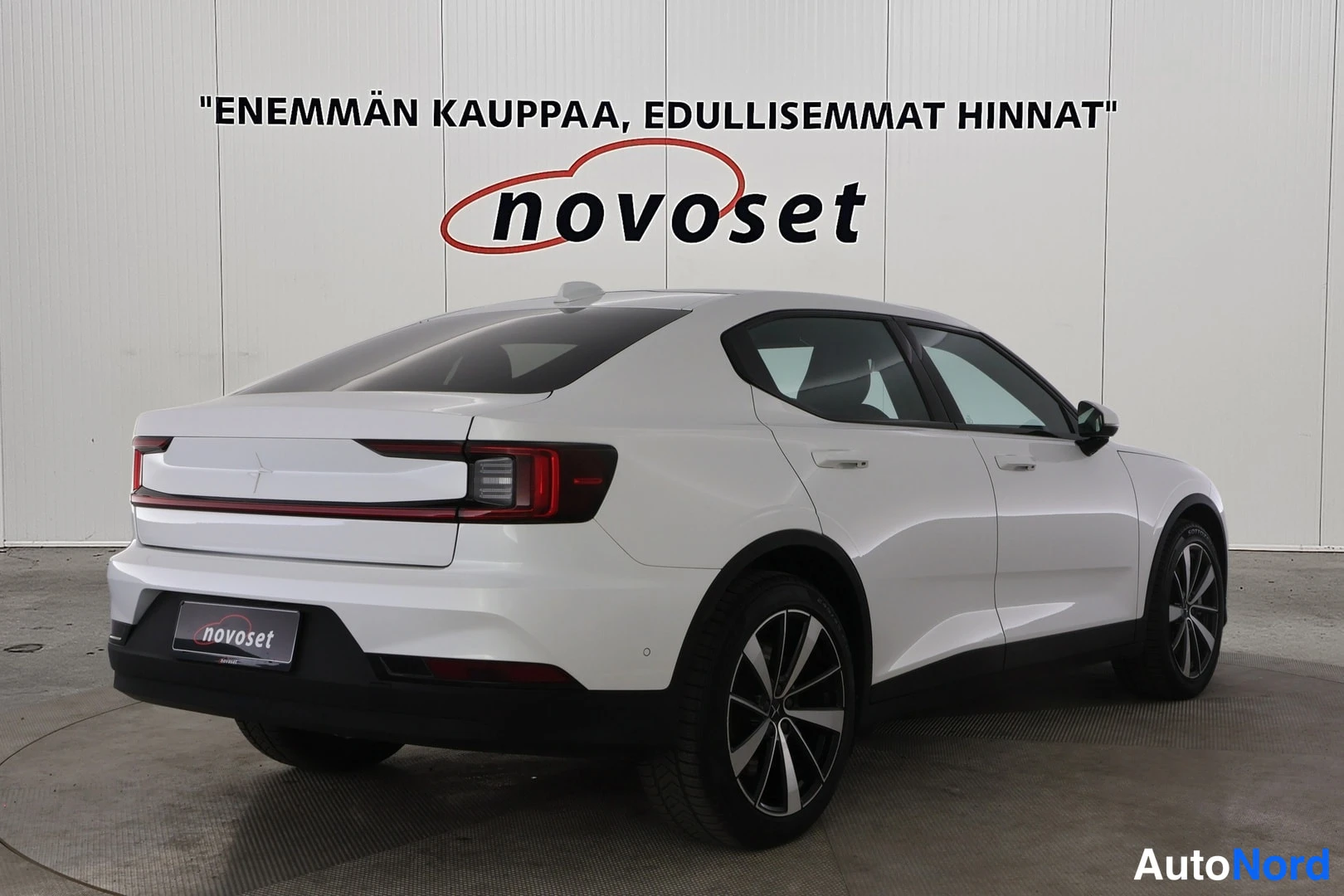 Valkoinen Polestar 2 2021, takaviisto, kuva 5