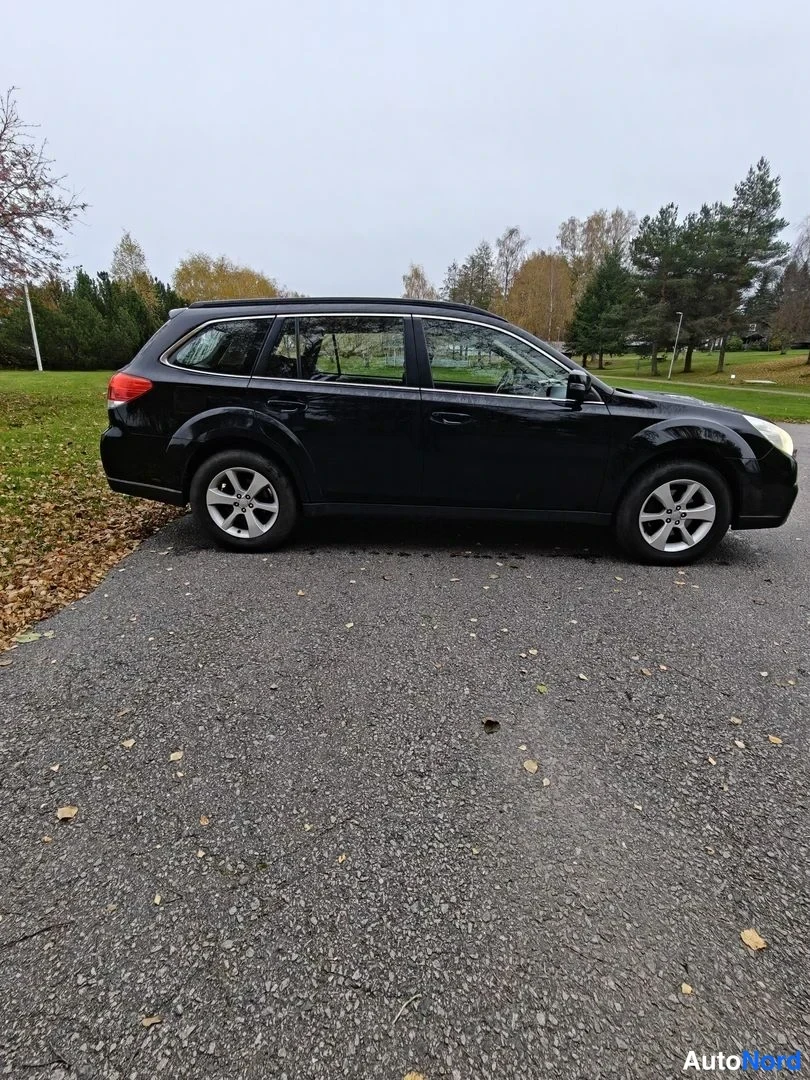 Black Subaru Outback 2014, side, photo 4