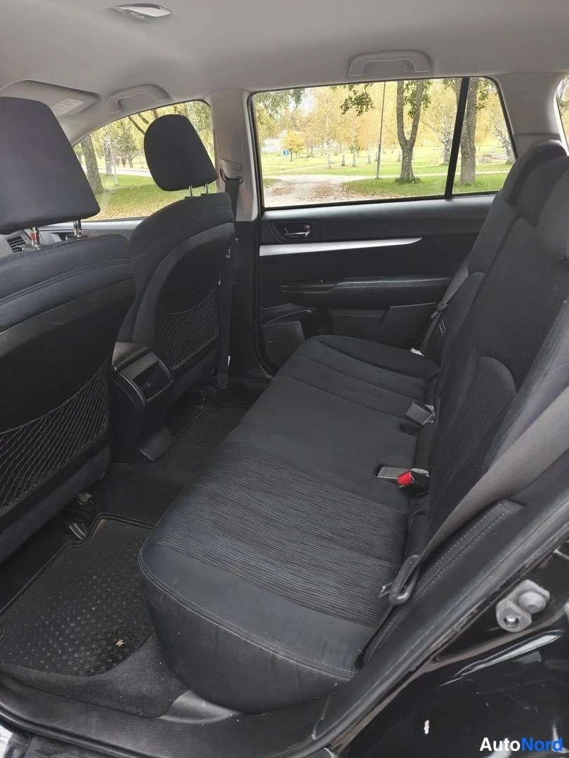 Black Subaru Outback 2014, rear seats, photo 10
