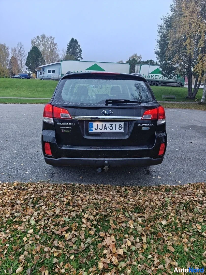 Black Subaru Outback 2014, rear, photo 7