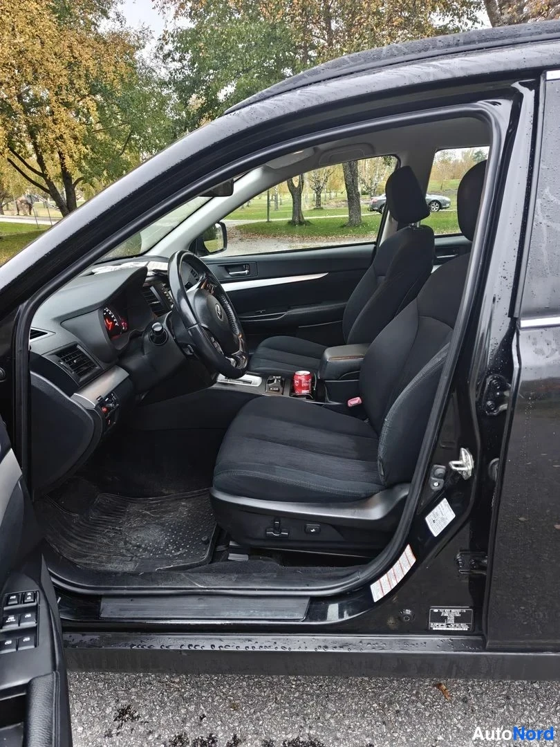 Black Subaru Outback 2014, front seats, photo 9