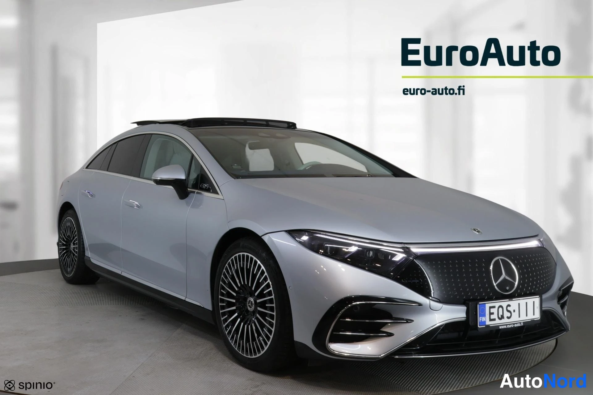 Harmaa Mercedes-Benz EQS 2022, etuviisto, keula oikealle, kuva 2