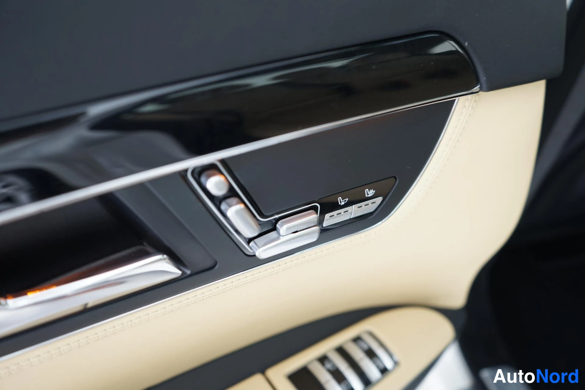 White Mercedes-Benz S 350 2007, detail, photo 13