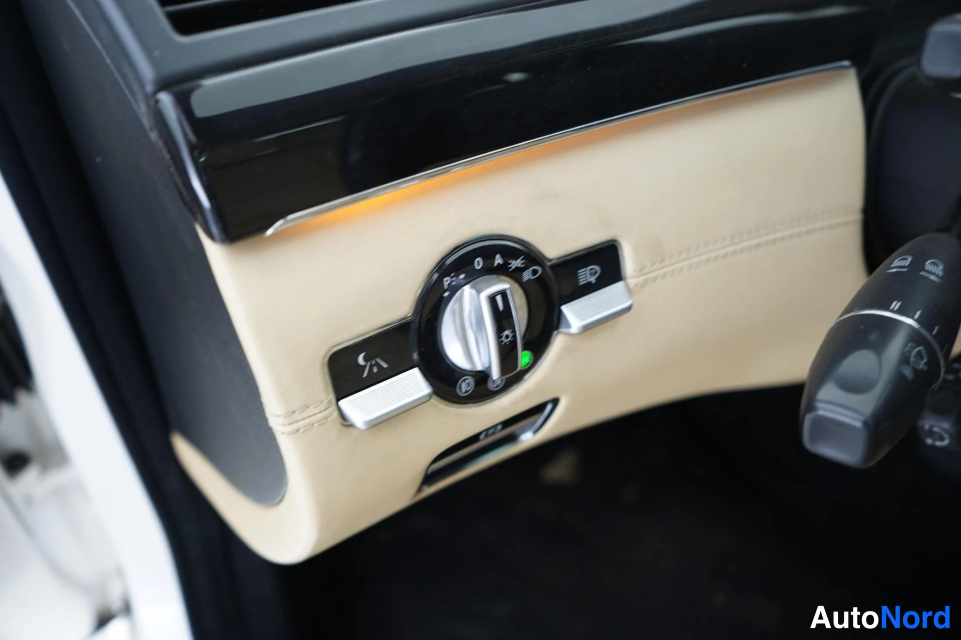 White Mercedes-Benz S 350 2007, detail, photo 14