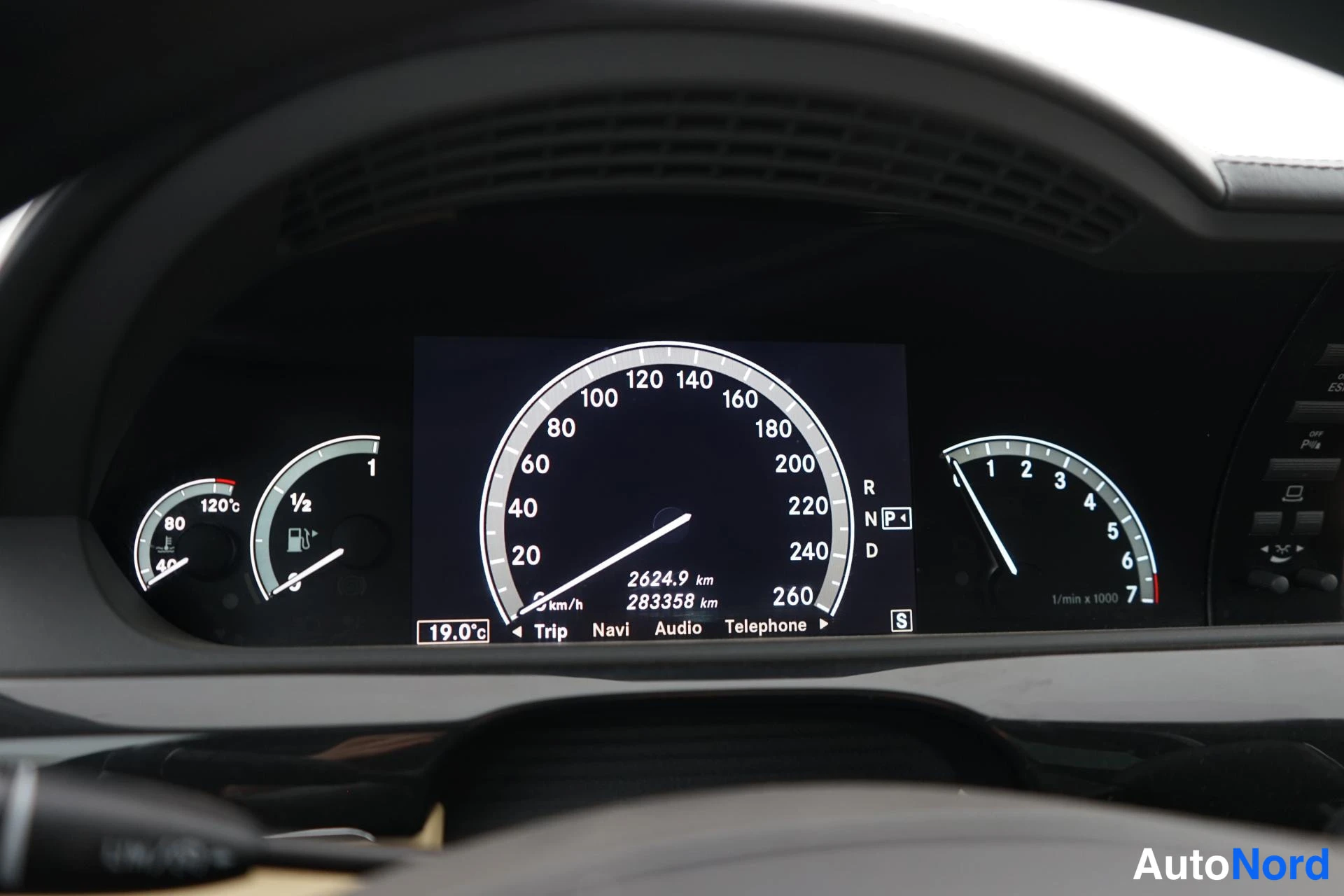 White Mercedes-Benz S 350 2007, detail, photo 15
