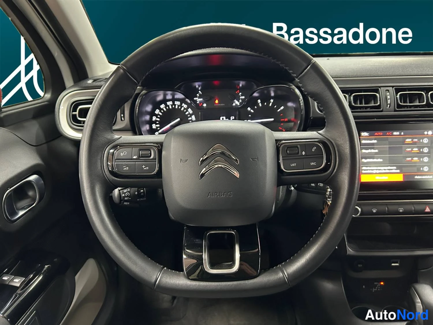 White Citroen C3 2021, detail, photo 19