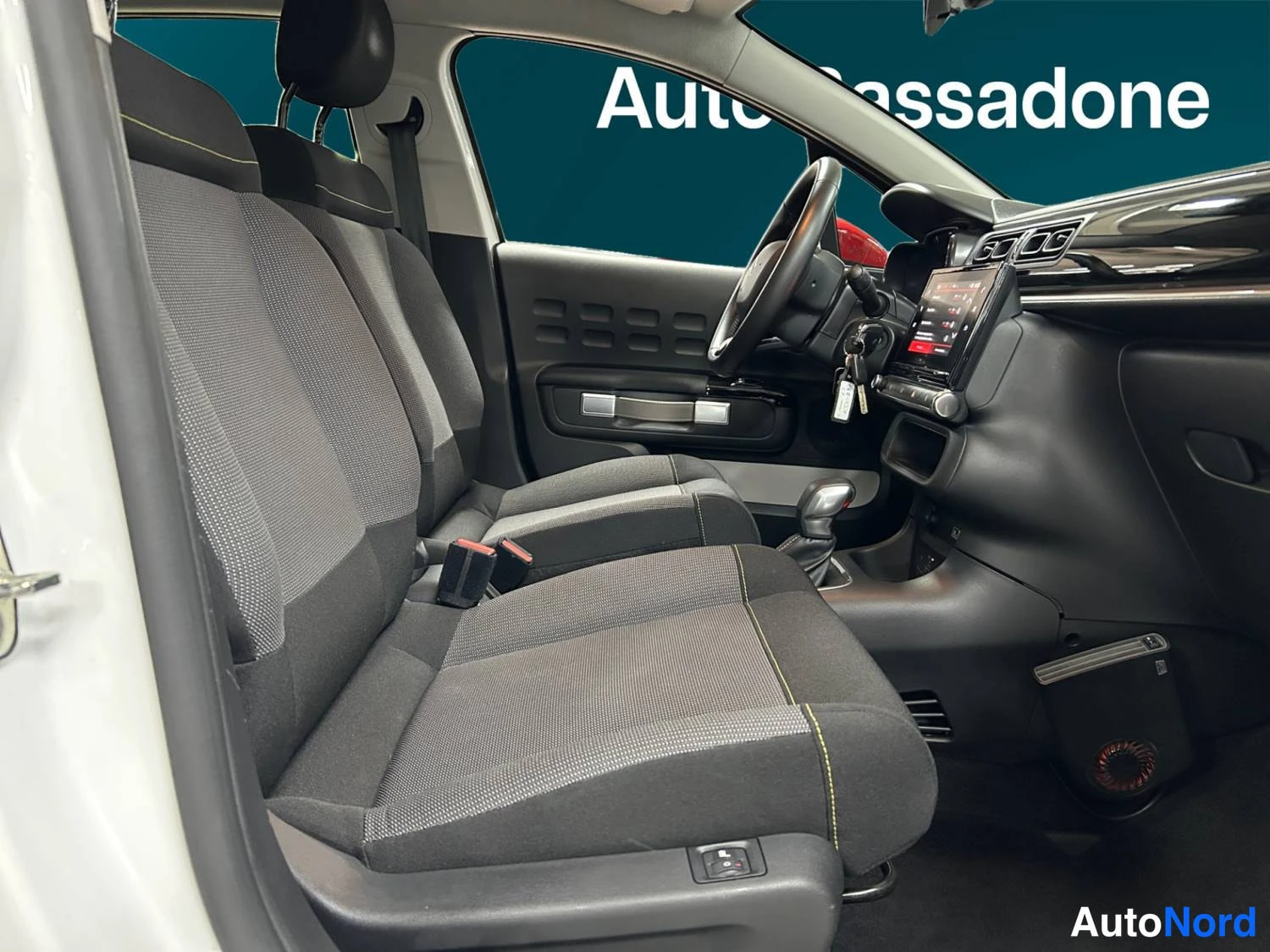 White Citroen C3 2021, cockpit, photo 11