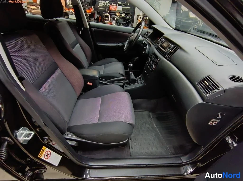 Black Toyota Corolla 2006, front seats, photo 15