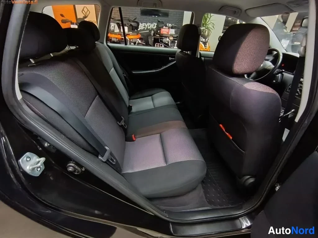 Black Toyota Corolla 2006, rear seats, photo 17