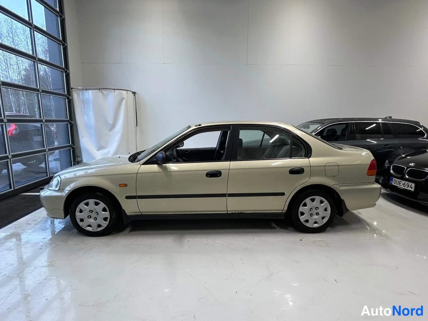 Beige Honda Civic 2000, etuviisto, keula vasemmalle, kuva 2