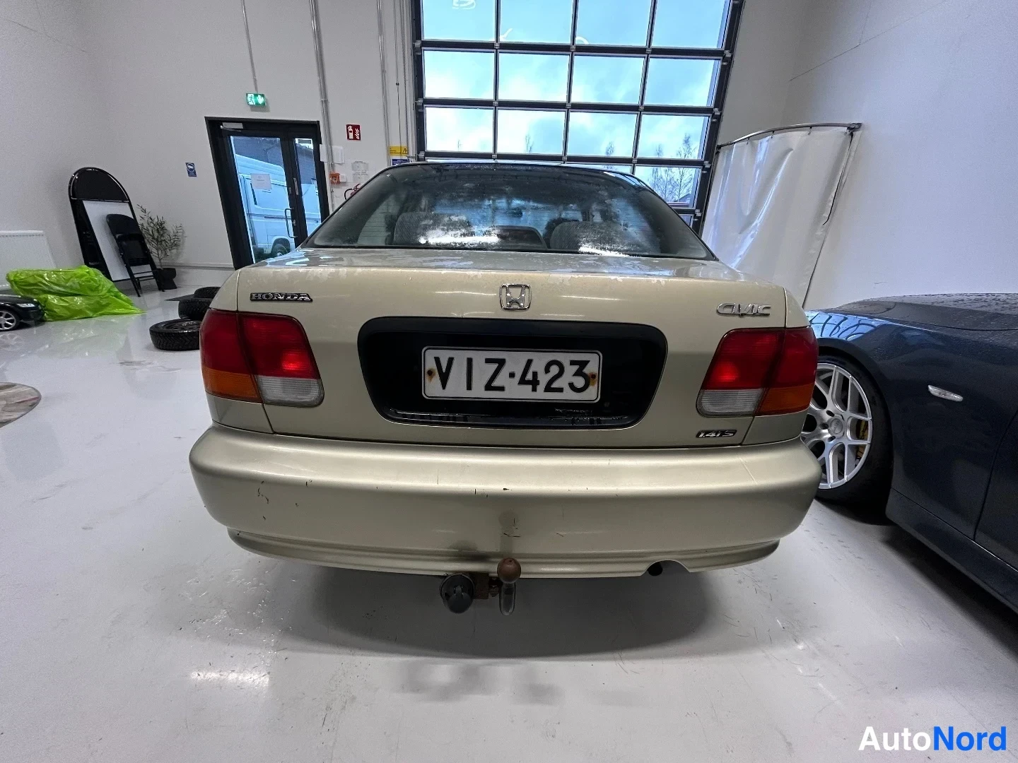 Beige Honda Civic 2000, takaa, kuva 7