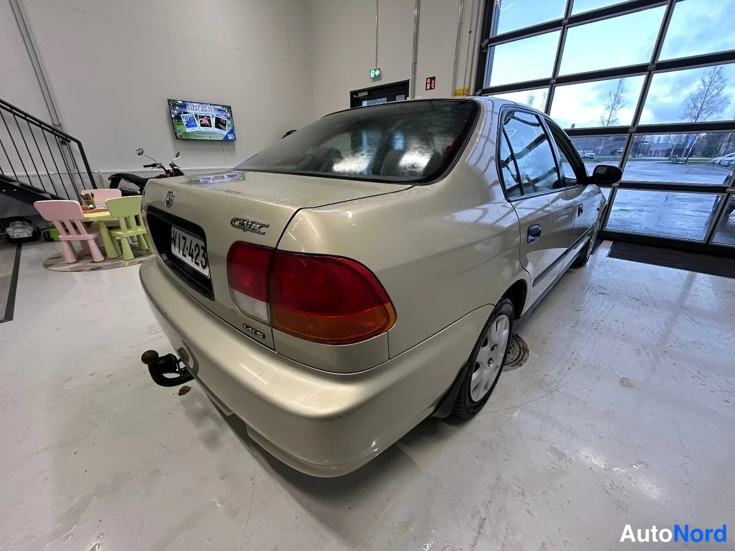 Beige Honda Civic 2000, takaviisto, kuva 6