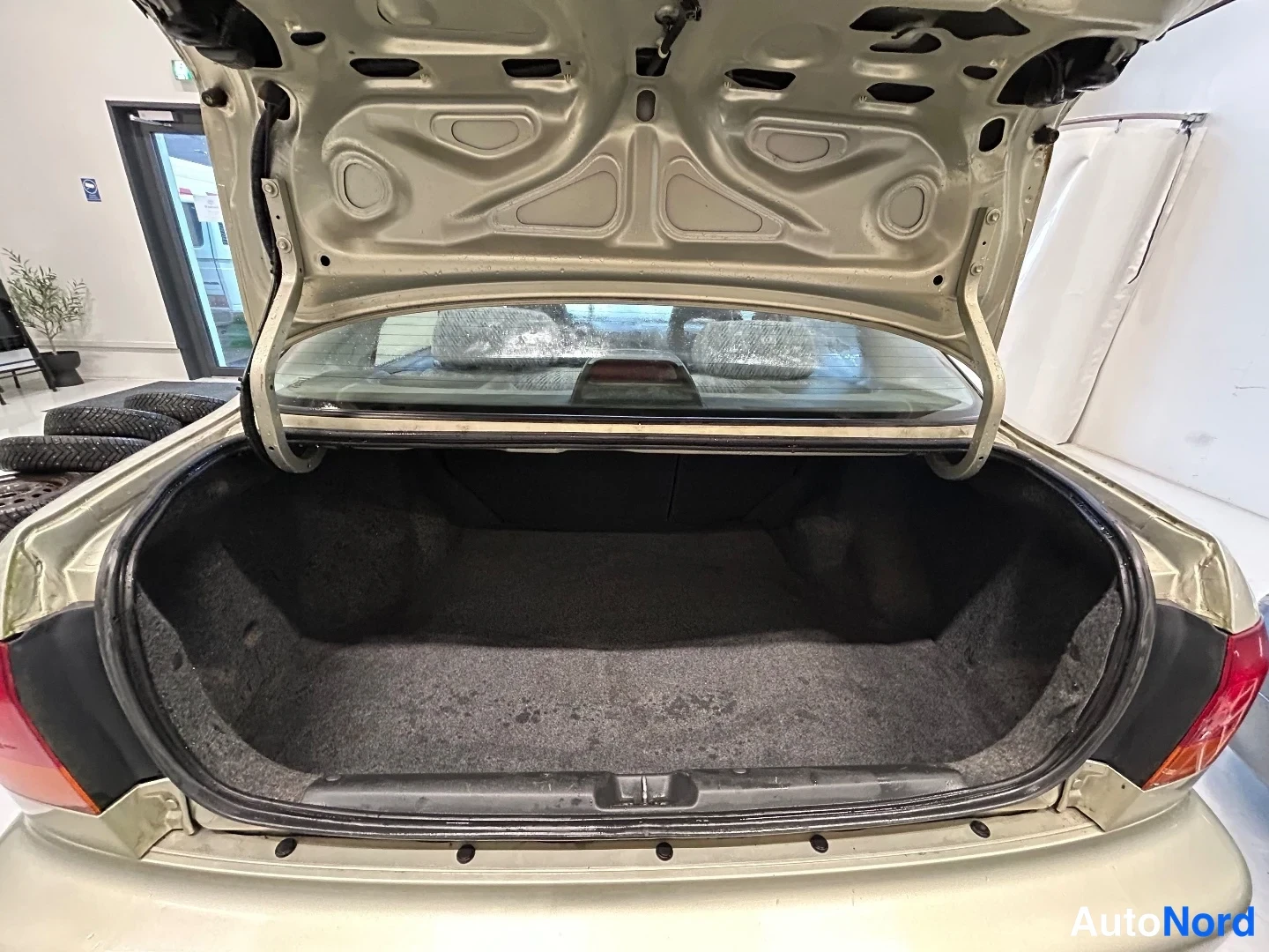 Beige Honda Civic 2000, tavaratila, kuva 11