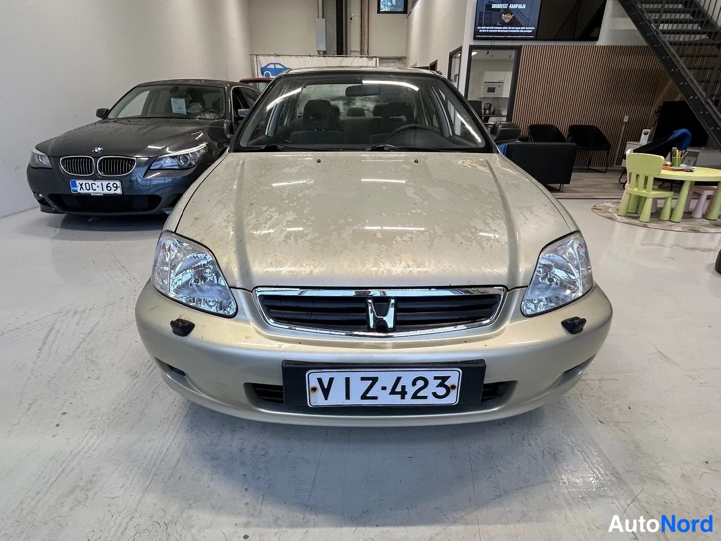 Beige Honda Civic 2000, edestä, kuva 4