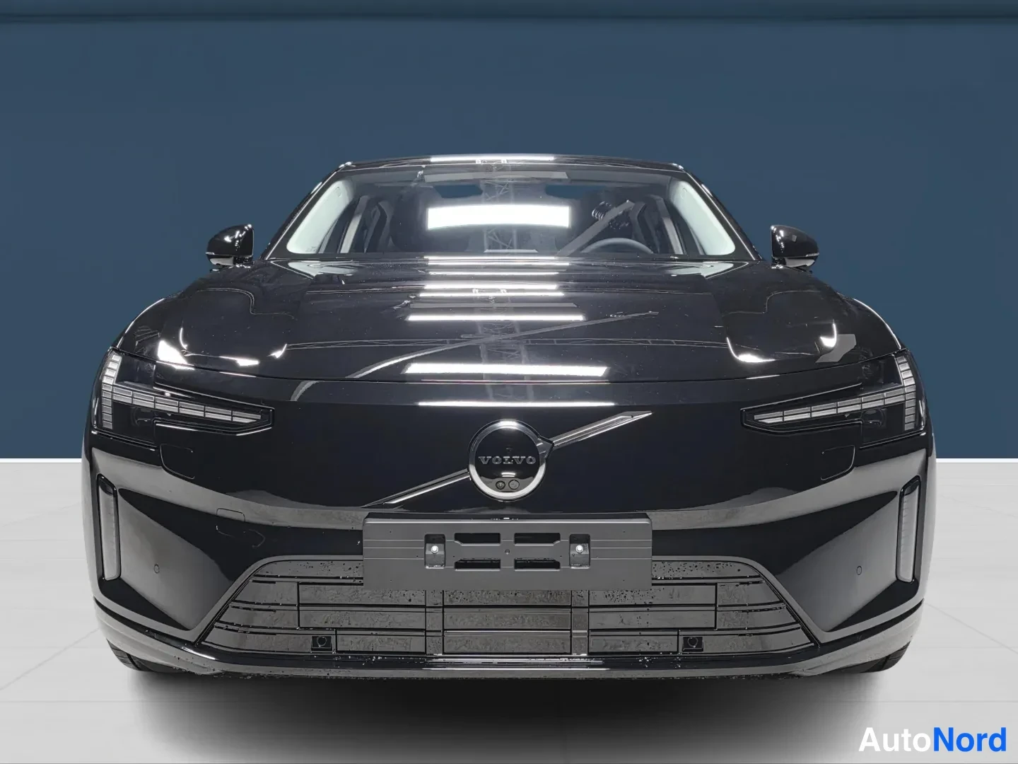 Musta Volvo ES90 2026, edestä, kuva 4