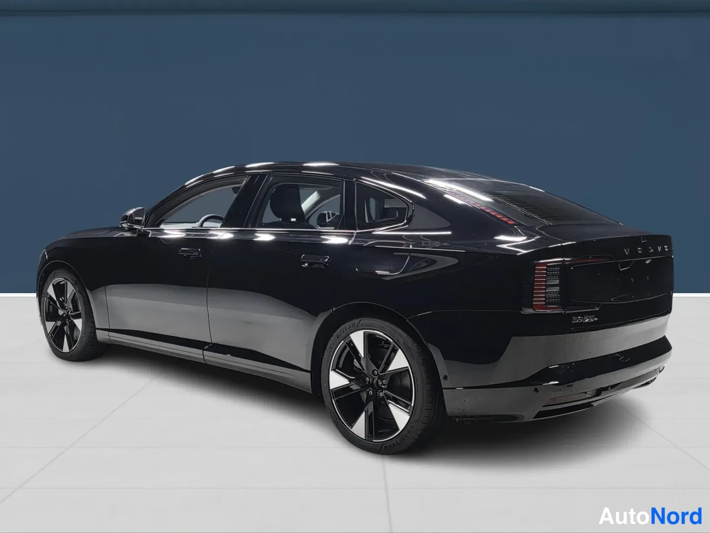 Musta Volvo ES90 2026, takaviisto, kuva 7
