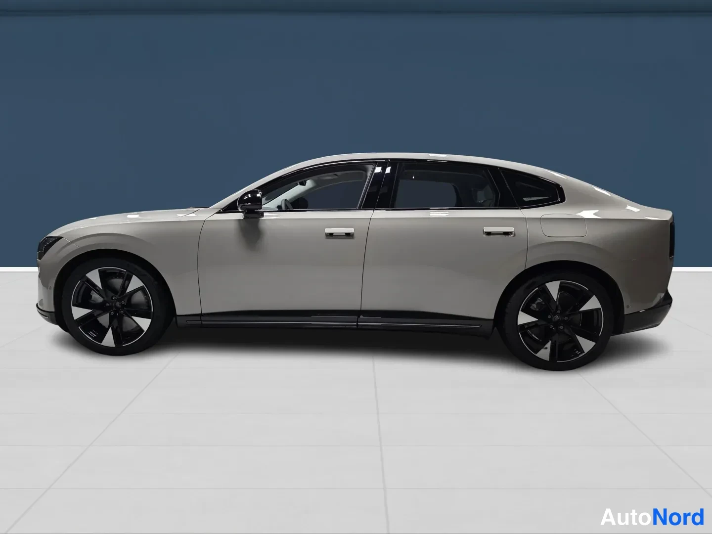 Beige Volvo ES90 2026, sivulta, kuva 4