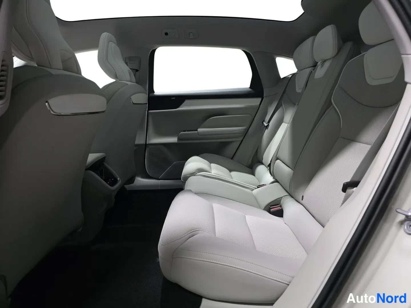 Beige Volvo ES90 2026, takaistuimet, kuva 12
