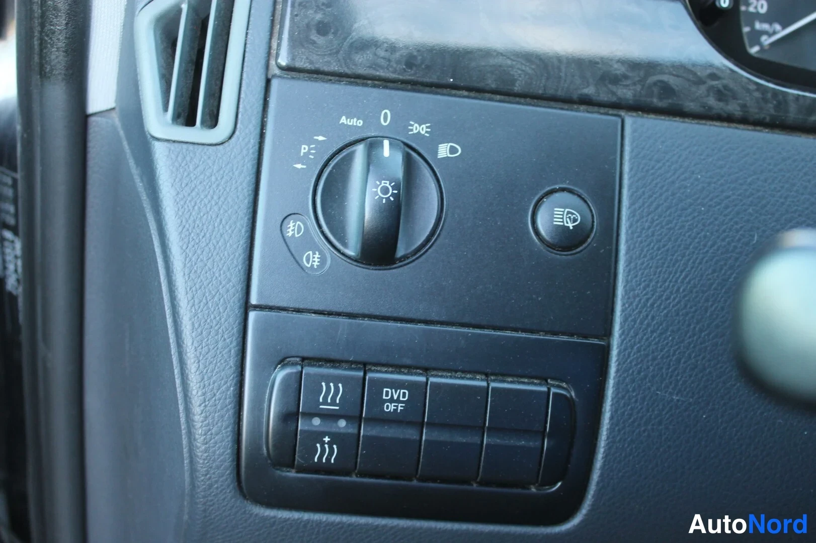 Musta Mercedes-Benz Viano 2009, yksityiskohta, kuva 20