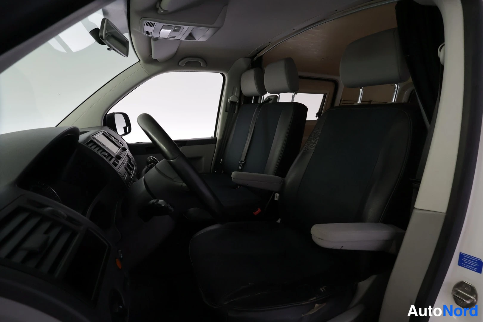 White Volkswagen Transporter 2016, cockpit, photo 14