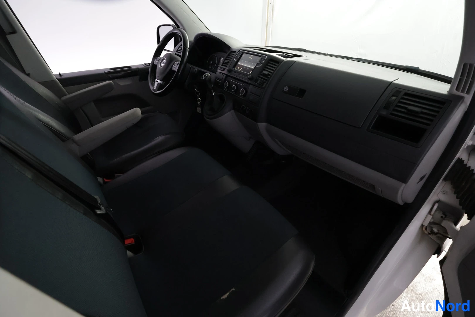 White Volkswagen Transporter 2016, cockpit, photo 11