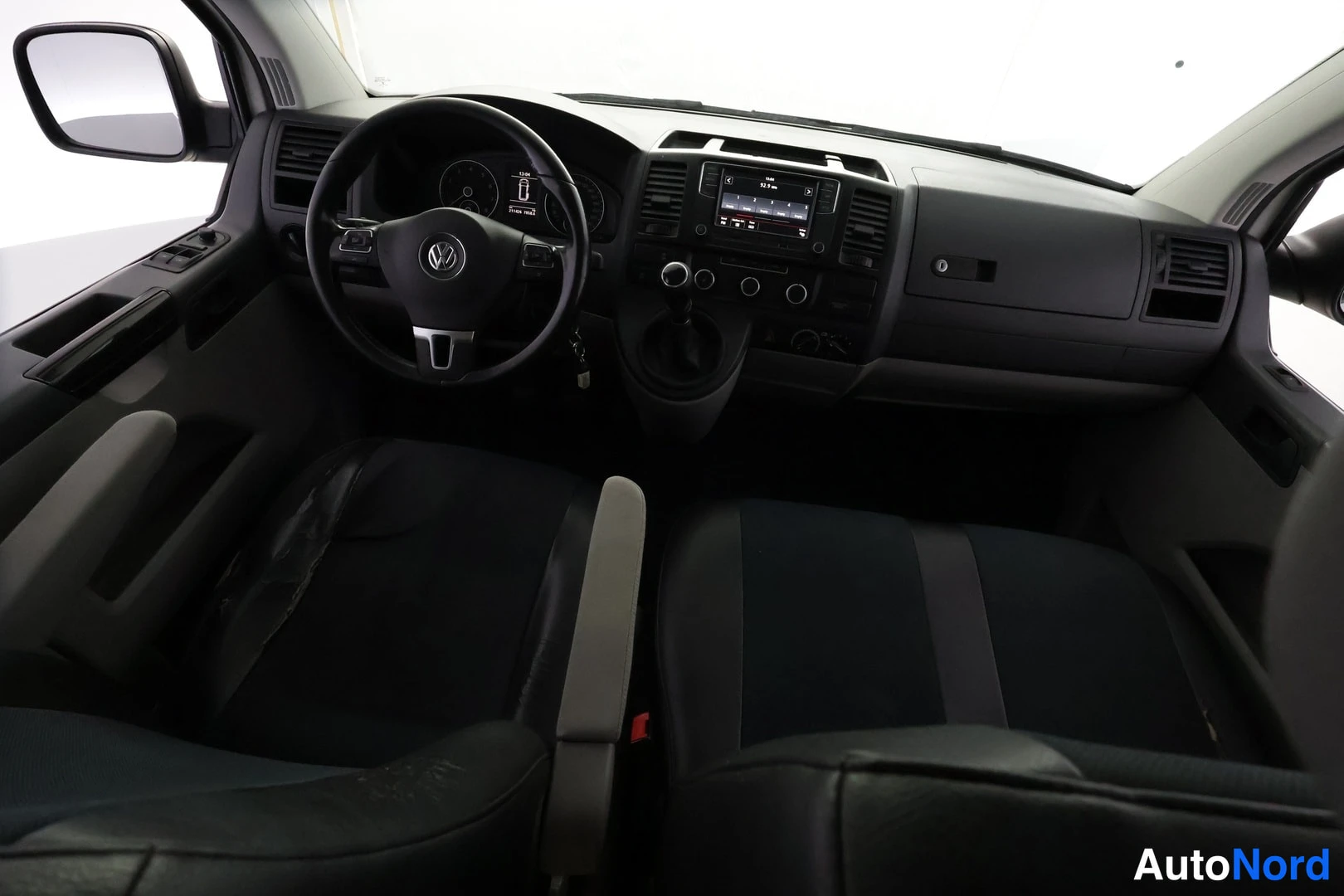 White Volkswagen Transporter 2016, cockpit, photo 13