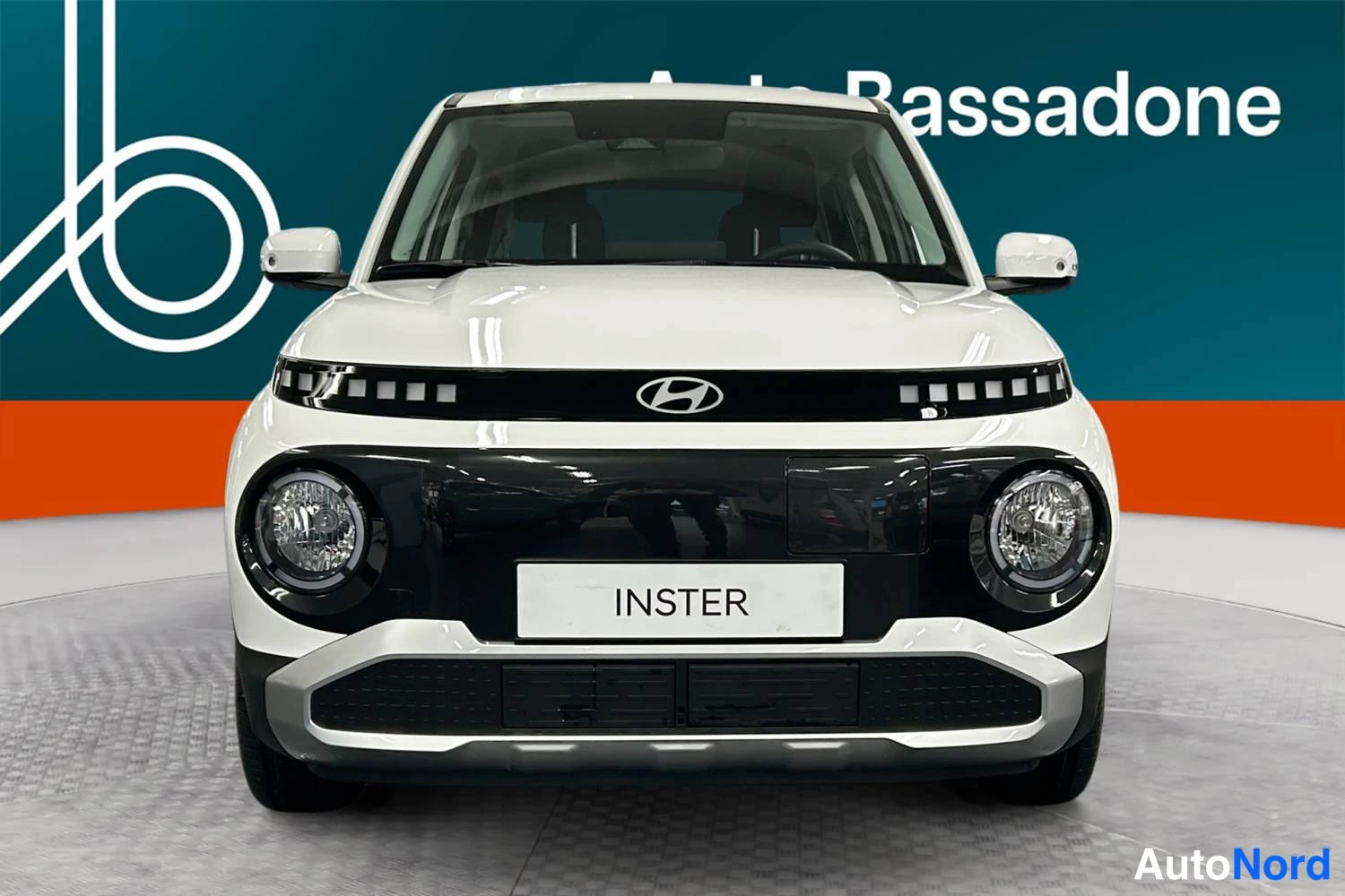 Valkoinen Hyundai Inster 2026, edestä, kuva 4