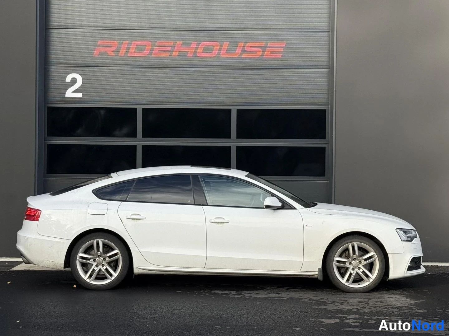 White Audi A5 Sportback 2014, side, photo 2