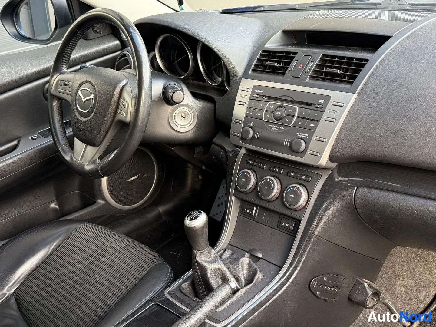 Blue Mazda 6 2009, cockpit, photo 5
