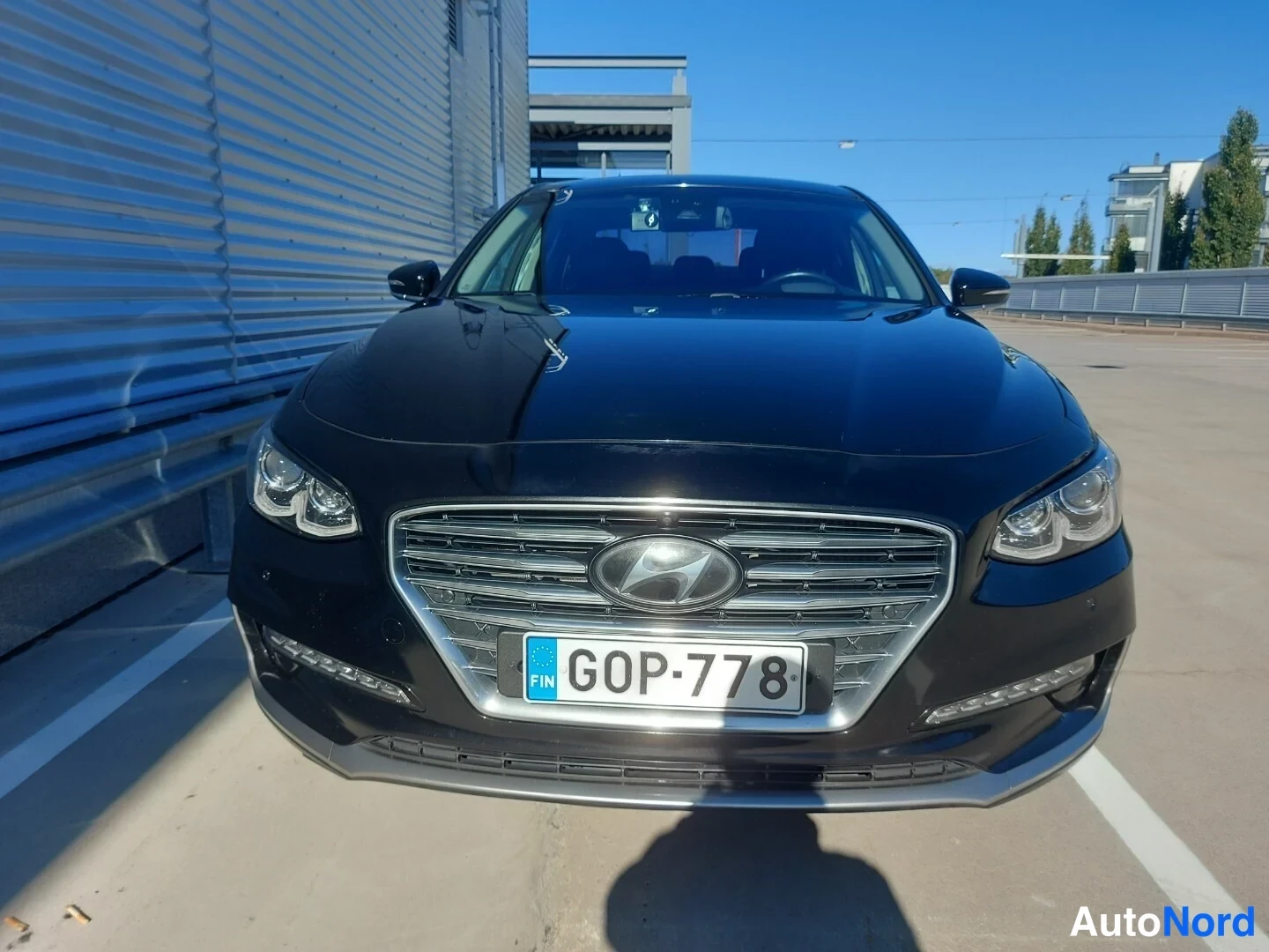 Musta Hyundai Grandeur 2017, edestä, kuva 5