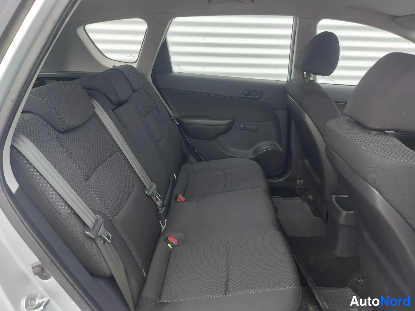 Harmaa Hyundai i30 2012, takaistuimet, kuva 15