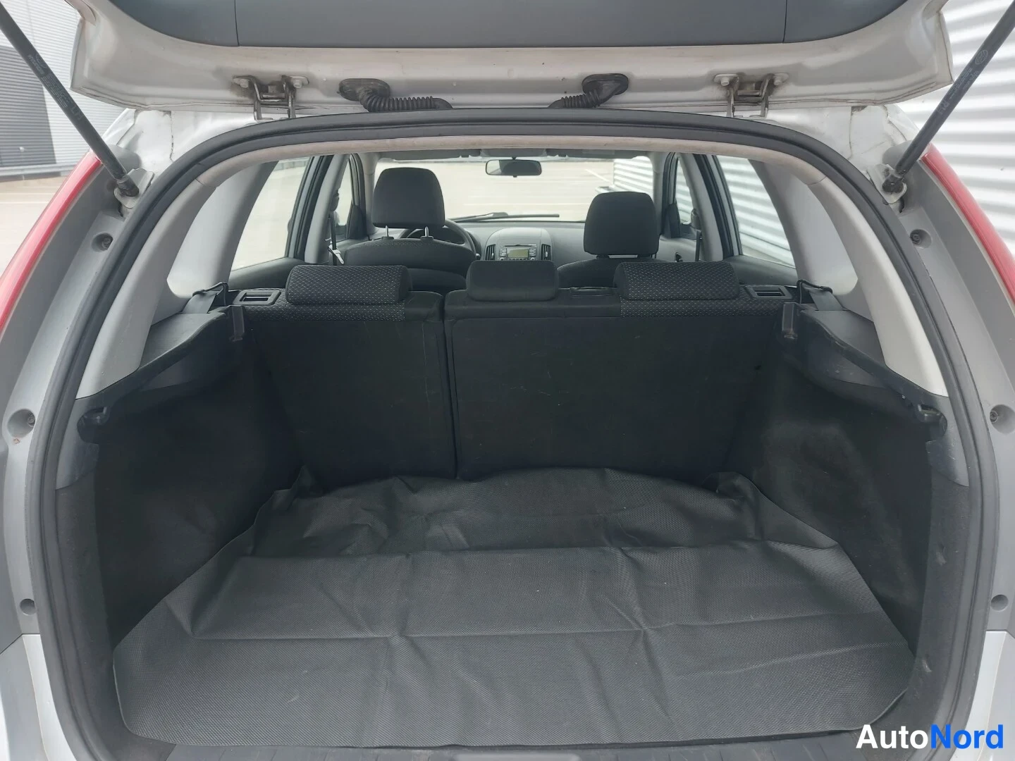 Harmaa Hyundai i30 2012, tavaratila, kuva 16