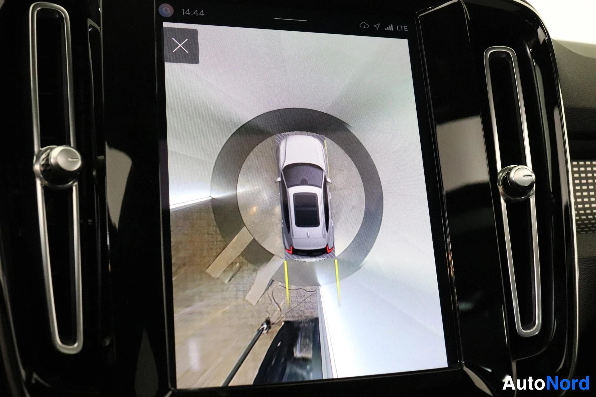 Grey Volvo XC40 2022, detail, photo 18