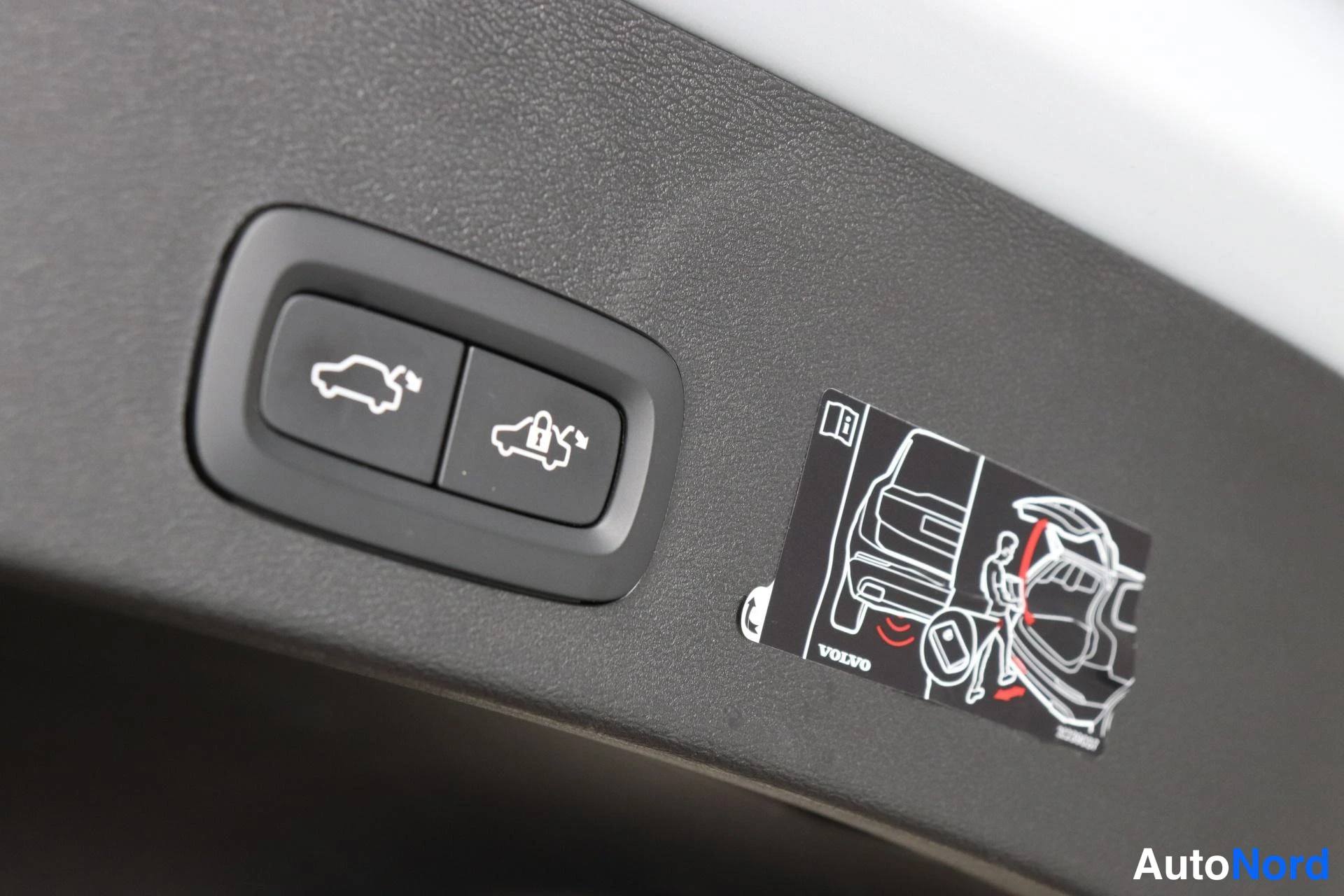 Grey Volvo XC40 2022, detail, photo 23