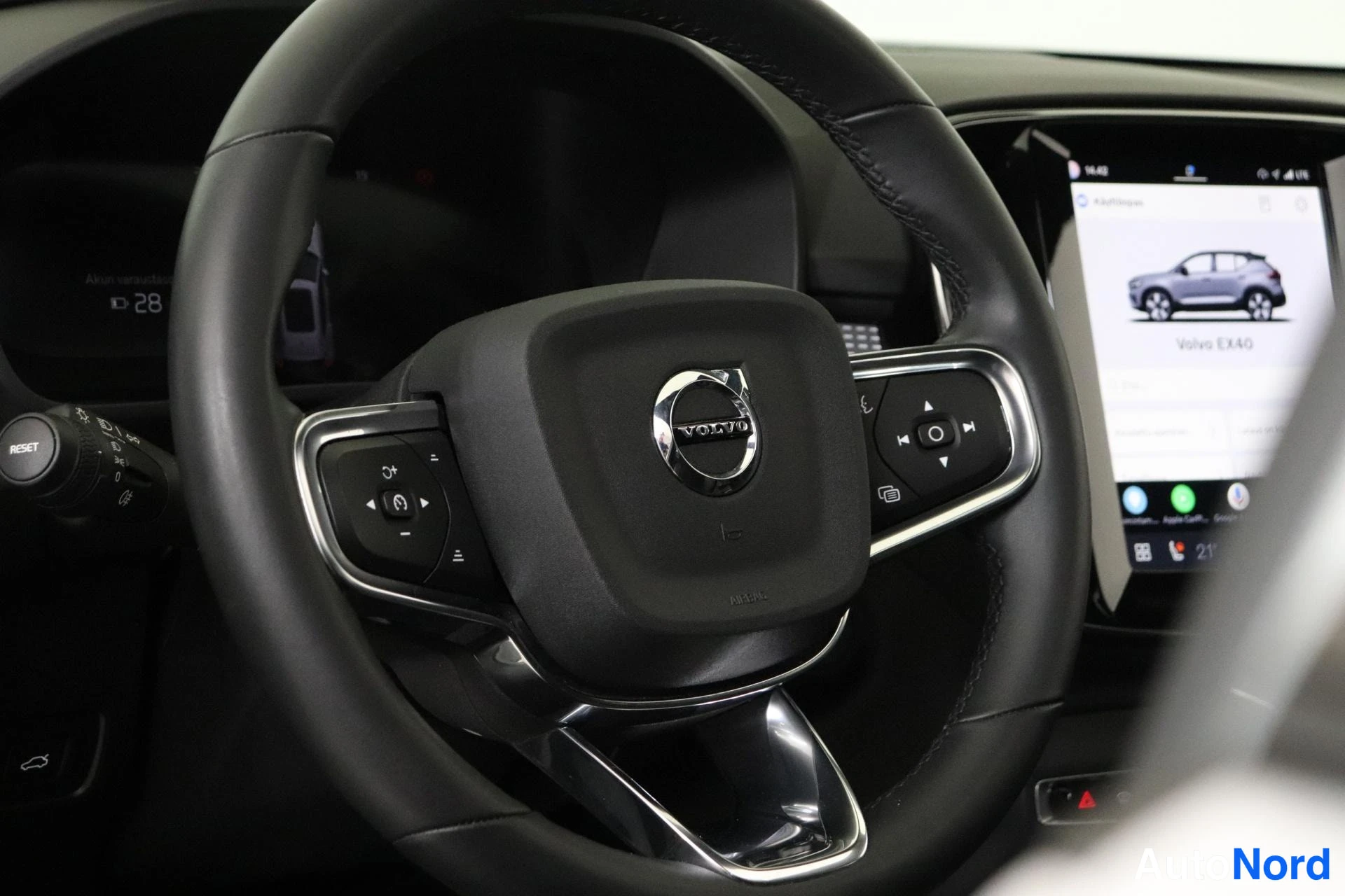 Grey Volvo XC40 2022, detail, photo 11