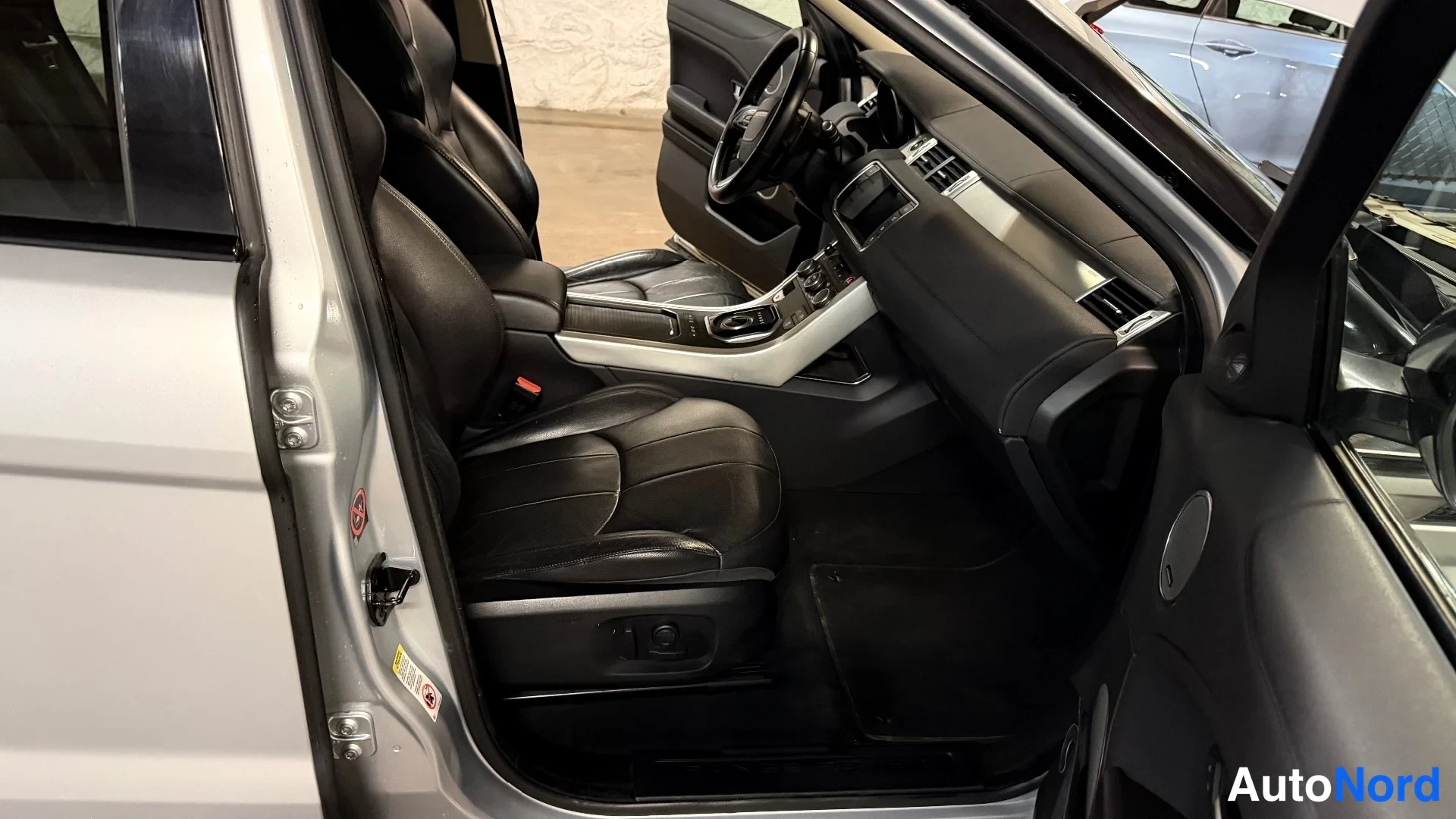 Hopea Land Rover Range Rover Evoque 2016, ohjaamo, kuva 17