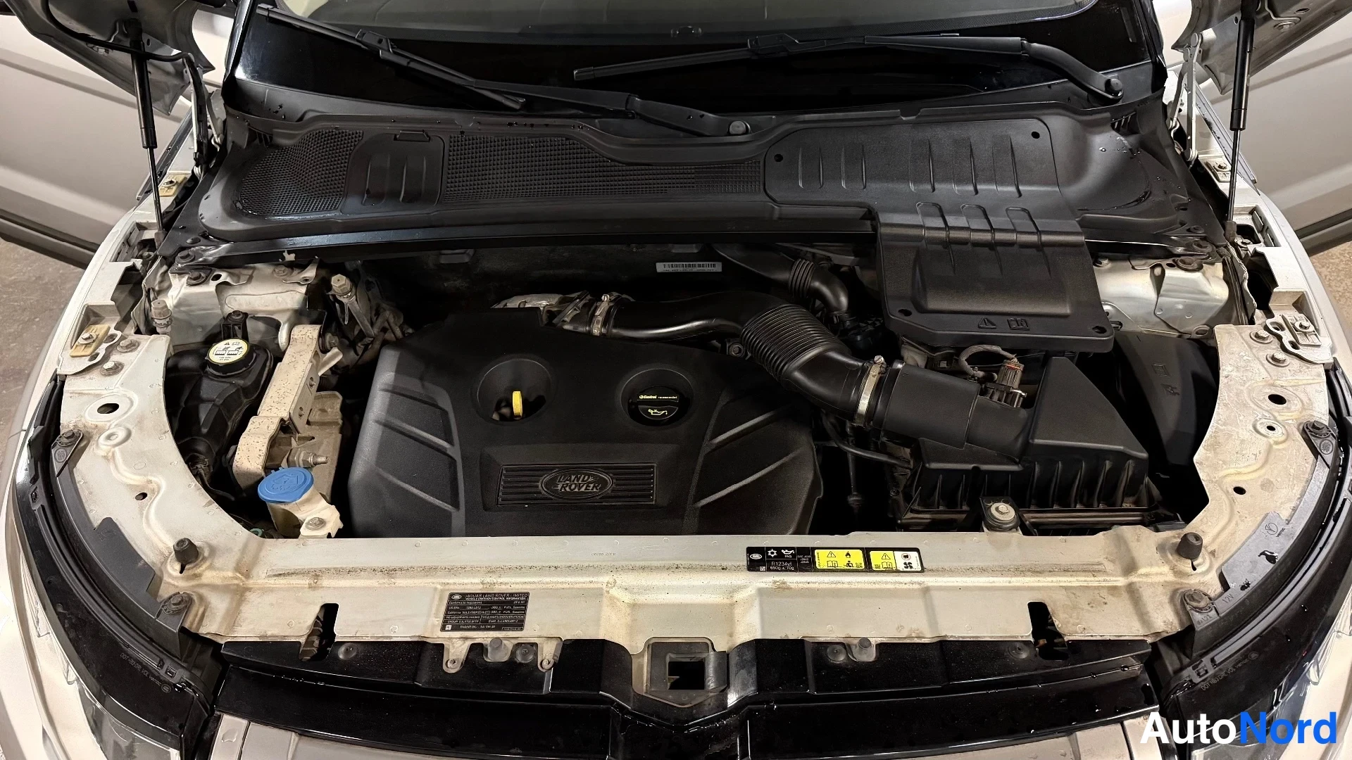Hopea Land Rover Range Rover Evoque 2016, moottoritila, kuva 22