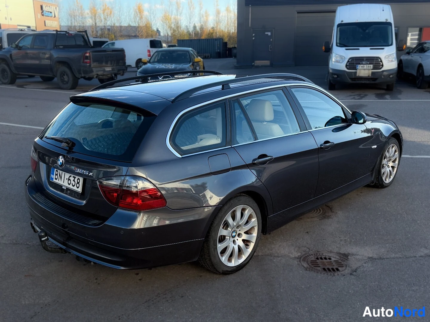 Grey BMW 325i xDrive 2007, rear three-quarter, photo 2
